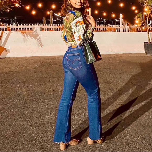 Levi’s RIBCAGE BOOTCUT Jean - Picture 3 of 15